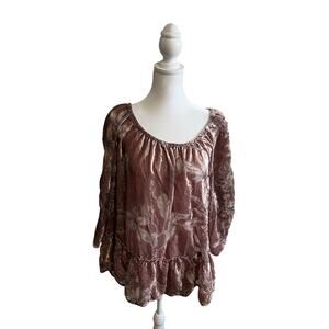Democracy Women's velvety floral top size XL